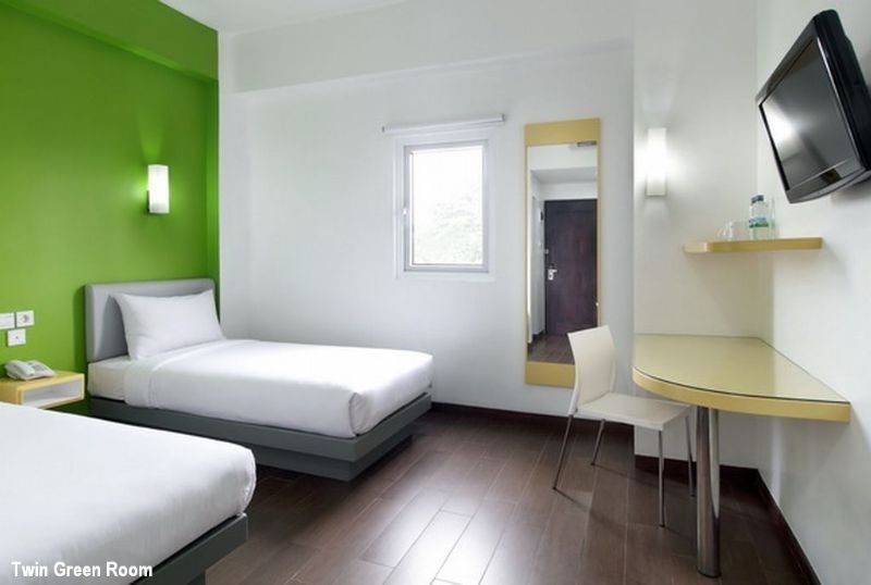 Amaris Hotel Panakkukang Makassar Exterior photo